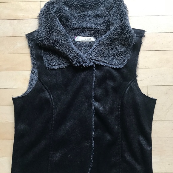 True Grit Women's Faux Fur Lined Vest - Picture 1 of 4